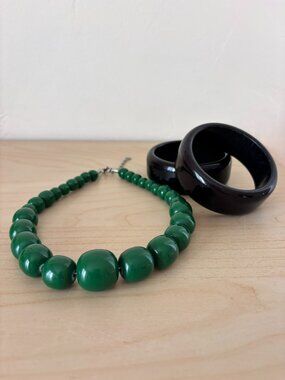 Lot of 3 Vintage 1970s plastic green necklace and black bracelets